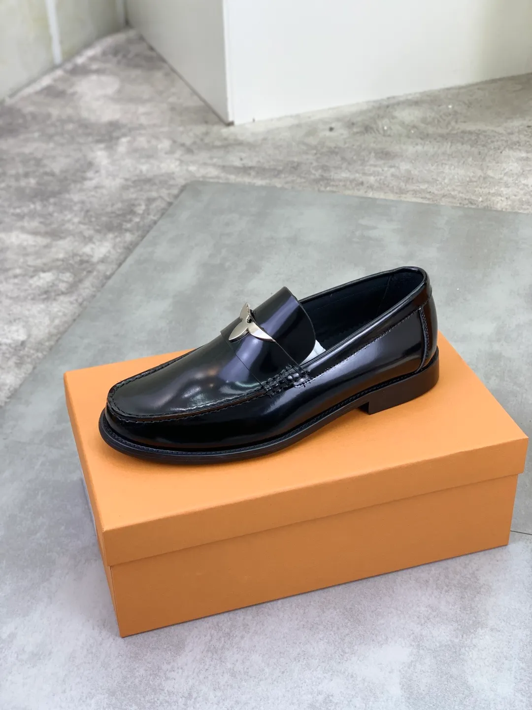 Men's men's shoes 💰P542 New style 💶[LOUIS VUITTON] Water-dyed Niuli Original order New style 🍀LV Louis Vuitton *——Top version of LV classic leather shoes! Made of imported original calfskin, original leather side strips and wear-resistant high-end rubber outsole! High quality products! Color: 3️⃣optional Size: 38-44 (45 customized)